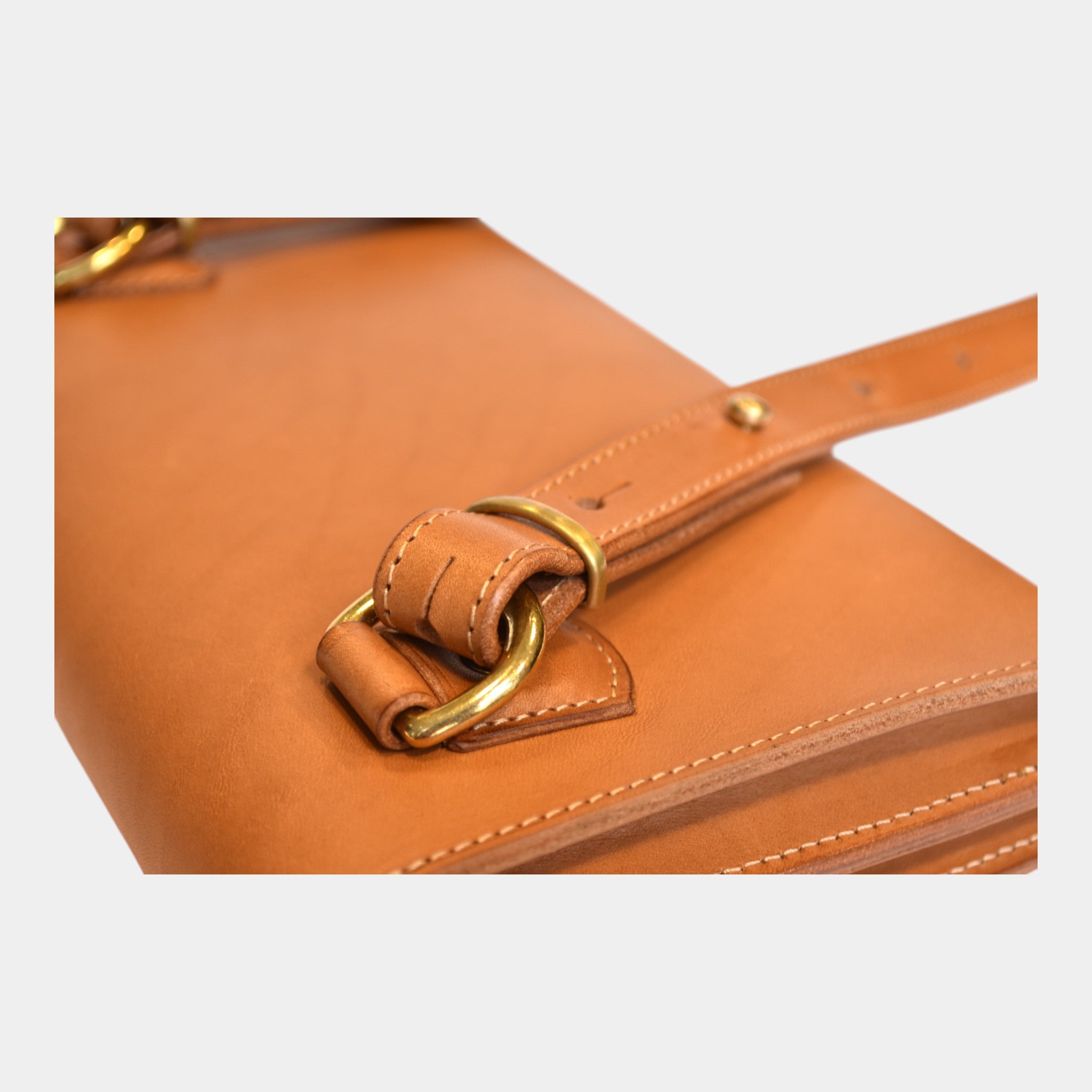 Tasche für Herren mit Trageriemen aus natur Leder